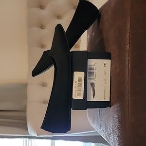 Mia Jules 8 black flats